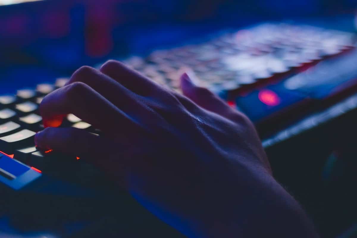 如何在没有二维码的情况下打开 WhatsApp 网页